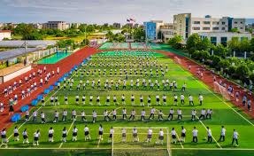 数学轶事：解析“庞加莱”对三体问题与随机性本质的哲学博弈。（数学逸闻：庞加莱与三体问题及随机性本质的哲学交锋）